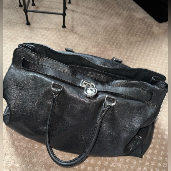 Michael Kors Black Leather Slouchy Shoulder/Duffle Bag - Picture 2 of 10